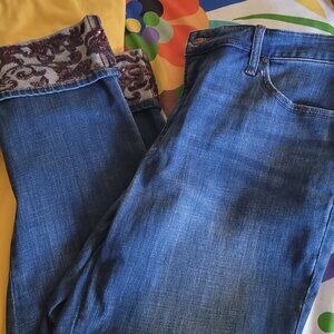 Brand new Chicos seqin trim jeans